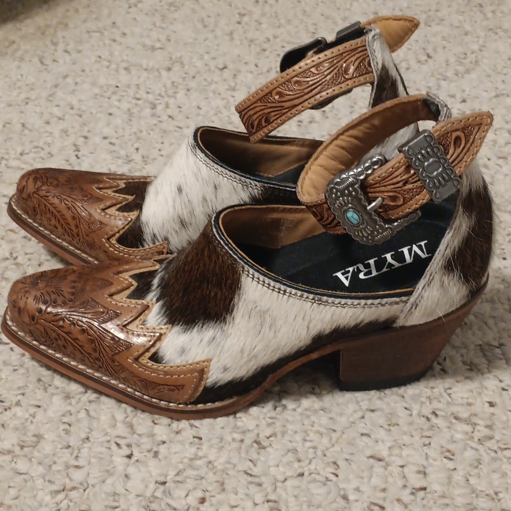 Hand-Tooled Leather strap Genuine Hide-On Women Bootie Boot Boho Western Shoe - Picture 15 of 16
